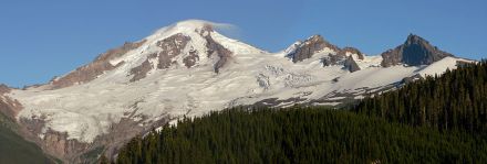 1024px-mount_baker_22181